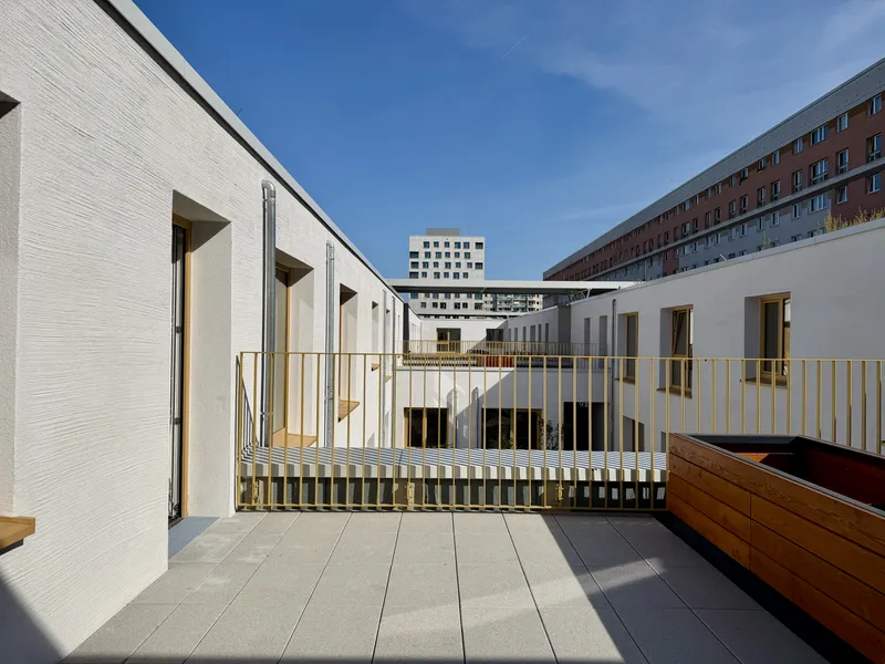 Exklusive 4-Zimmer-Wohnung mit Dachterrasse in Mitte — photo 1
